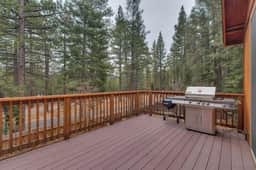 Lukins Lodge by the Lake | Hot Tub