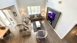 Modern Kitchen -Close to parks - TVs in all rooms!