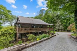 Logs of Luxury Cabin - Golfers Dream