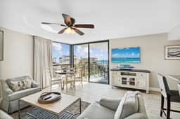 Mainsail Breeze with Heated Pool and Private Beach