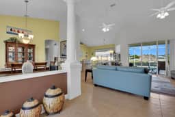Villa del Sol with Pool