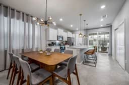 Beautiful 5BR ~ Windsor Cay ~ Near Parks