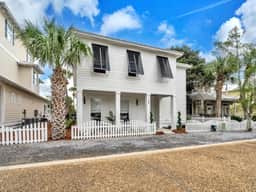 Sea-N-Double with Private Pool and Carriage House