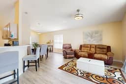Open Plan 4 Bed Home w/ West Facing Pool (409)