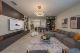 Luxe Retreat - Beautiful Modern 7 Bedrooms Home