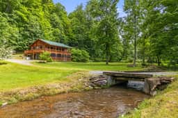 Creekside Cabin - Golf and Snow Skiing Access