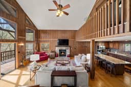 Wolf Ridge Retreat/Upscale Cabin/Skiing/Hiking