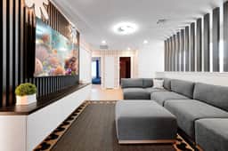 Modern 5BR Home: Themed Rooms, Pool, near Club