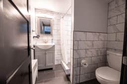 Queen Studio, Ground Floor Near Downtown Muskegon