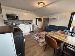 Victorian Queen Getaway Unit C + Washer/Dryer