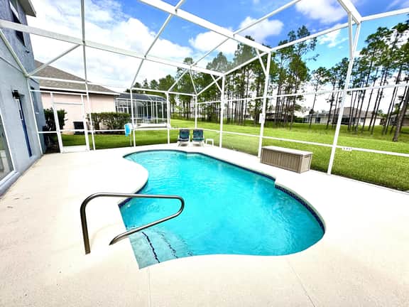 6 Bed Pool Home on Golf Community (208)