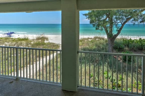 Pet-friendly and really close to beach!