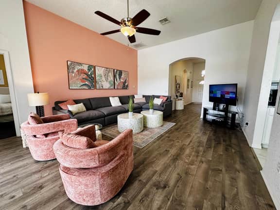 Convenient to restaurants, pool, golf views