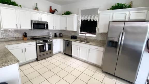 Spacious, Modern and clean pool home with spa!