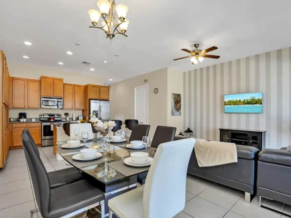 4 Bed Pool Home on Resort Community Near Disney!