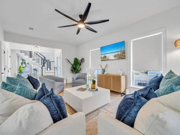 Sea-N-Double with Private Pool and Carriage House