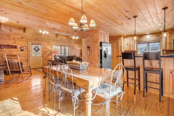 Timber Lodge/989 El Miner