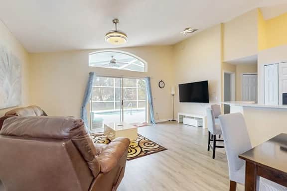 Open Plan 4 Bed Home w/ West Facing Pool (409)