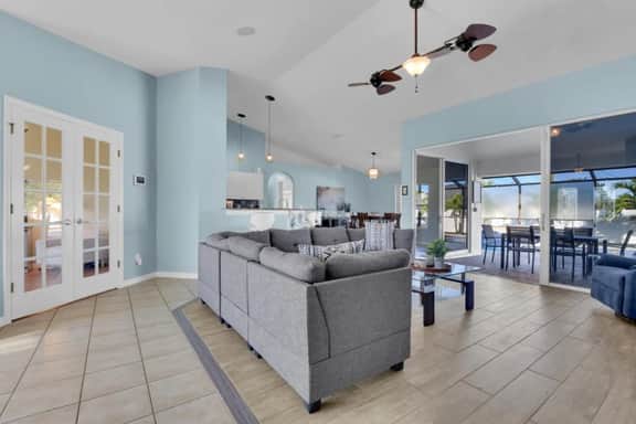 Aqua Dream Escape - Pet Friendly w Game Room