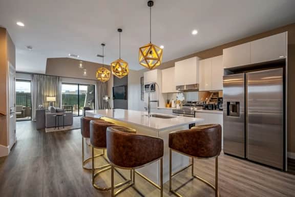 Luxury 3BR Townhouse Near Disney – Magic Village