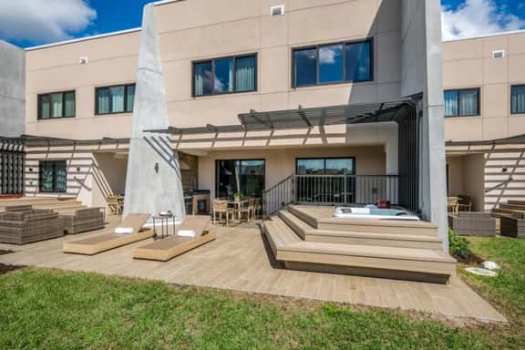 Luxury 3BR Townhouse Near Disney – Magic Village