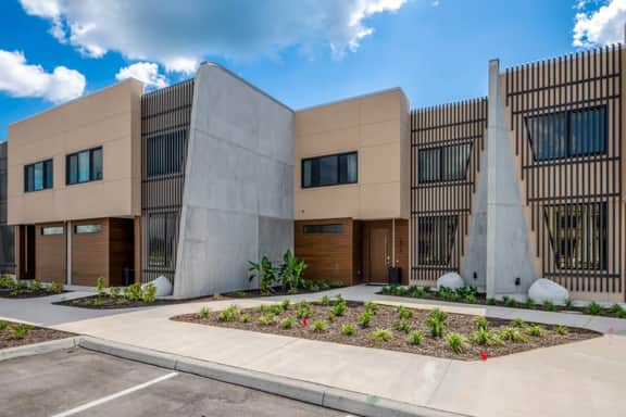 Luxury Family Townhouse Near Disney & Dining