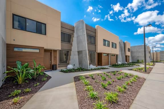 Luxury Family Townhouse Near Disney & Dining