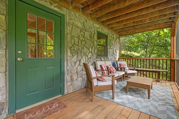 Creekside Cabin - Golf and Snow Skiing Access