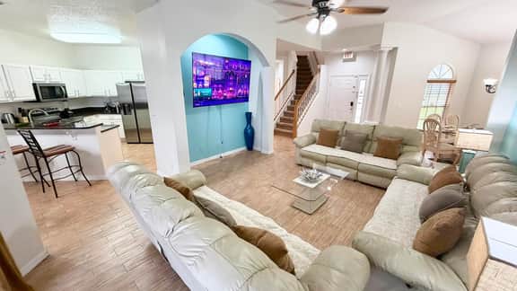 6 Bed Pool Home with 2 Master Suites (153)