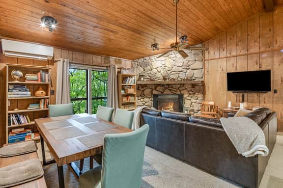 Sundance View/792 McDaris Loop