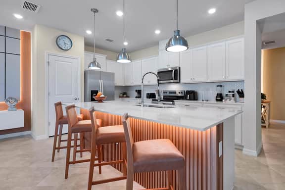 Modern 5BR Home: Themed Rooms, Pool, near Club