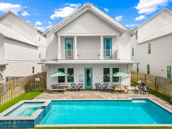 Ellis Retreat with Game Room and LSV