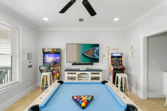 Vast Cay Castle with Private Beach and Game Room