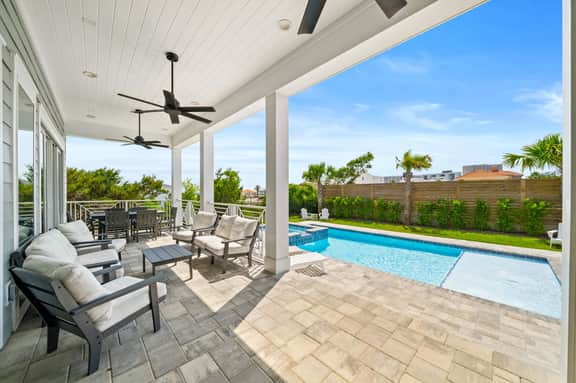 Tango Vista With Pool, Elevator, And Beach Views