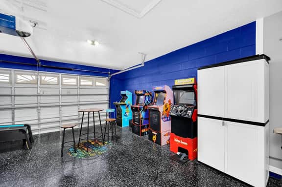 Spacious 4BR Family Villa Near Disney with Pool & Games