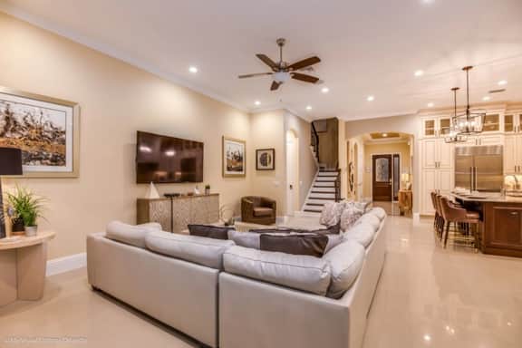 Luxury 7-Bedroom Reunion Retreat with Home Cinema & Pool