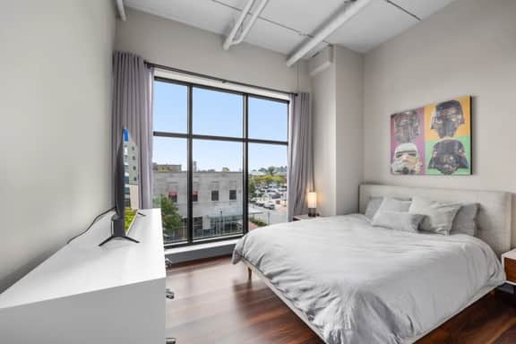 Luxury Apartment w/ City Views - Leonard Building