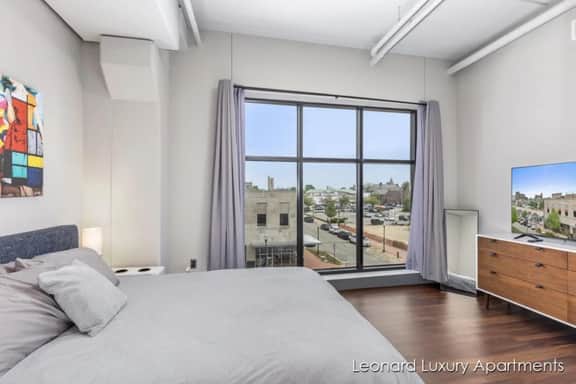 1 Queen Bedroom w/ City Views - Leonard Building