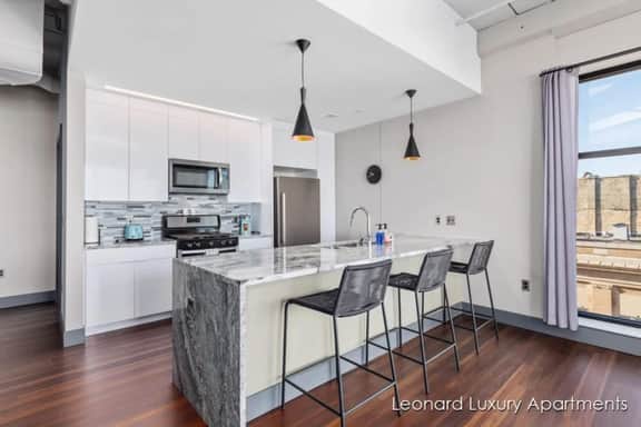 Modern Corner Luxury Apartment - Leonard Building