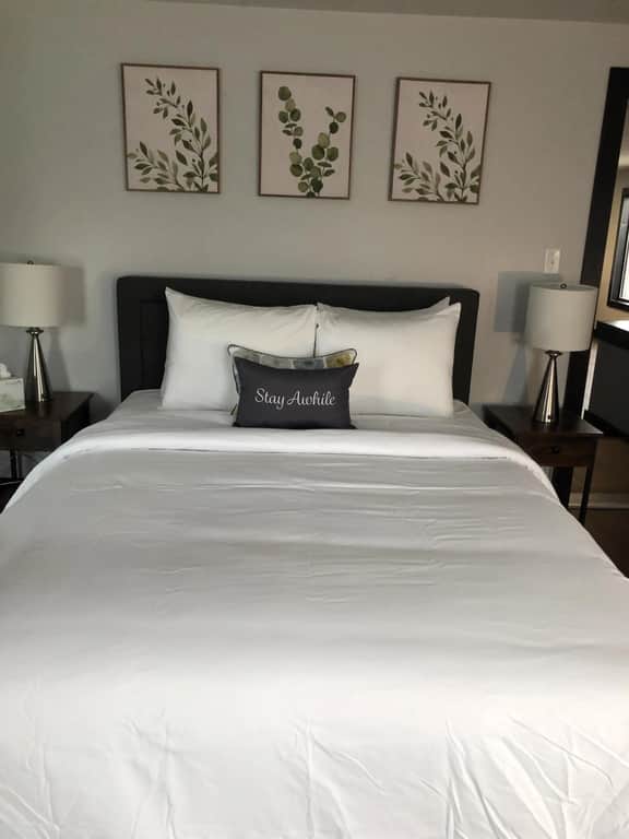 Spacious Private Queen Studio Near Downtown