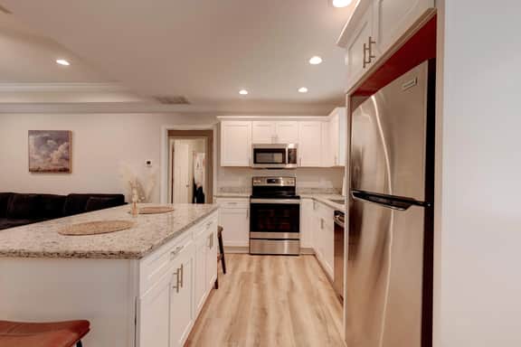 Clanton Cottage - A Modern Getaway in Thomasville