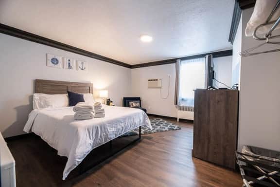 Queen Studio, Ground Floor Near Downtown Muskegon