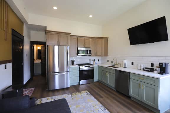 Chic Queen Apartment at the Victorian Unit A