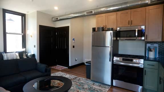 Modern Queen Apartment at The Victorian Unit E
