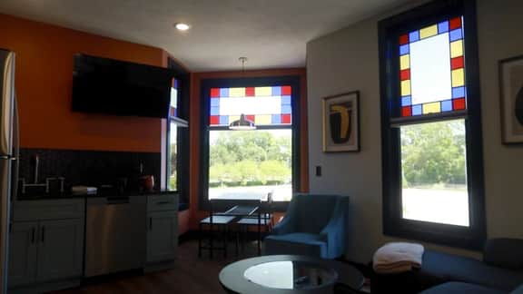 Modern Queen Apartment at The Victorian Unit E