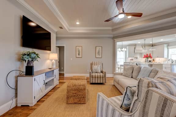 Stunning Waterfront Retreat: Spacious 4BR/2BA Home