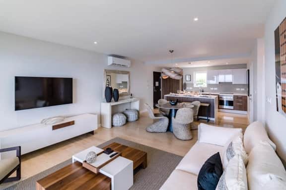 Onyx Luxe Condo with Ocean Views and Pool