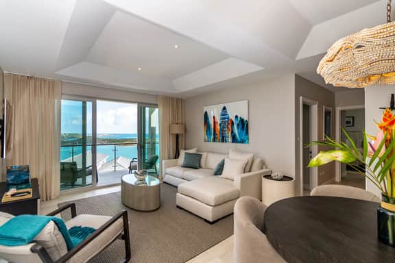 Rose Quartz - 2 Bedroom Luxury Suite with Ocean