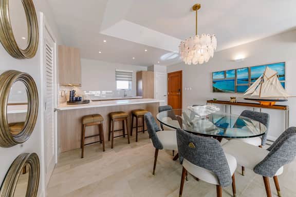 Blue Lace - 2 Bed Luxury Suite with Ocean
