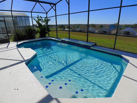Overlooking the golf course, spacious interior!